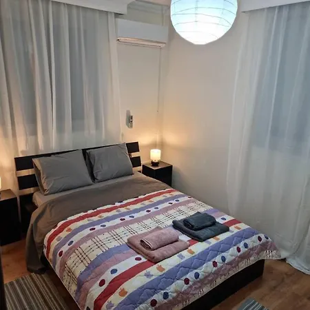 Old School - Classic Value Apartment *