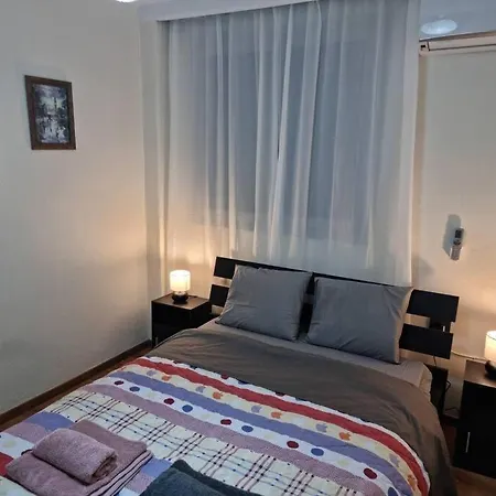 Old School - Classic Value Apartment Thessaloniki