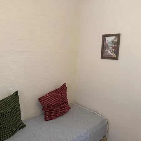 Old School - Classic Value Apartment *