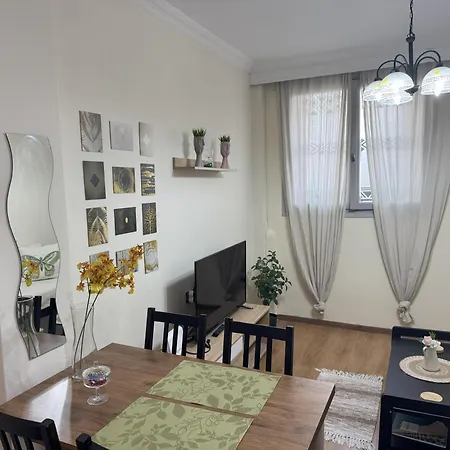 Old School - Classic Value Apartment